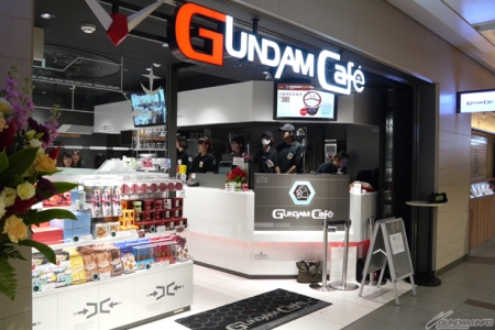 東京駅 八重洲地下中央口改札を出てすぐ Gundam Cafe 東京駅店 いよいよ本日オープン Gundam Info